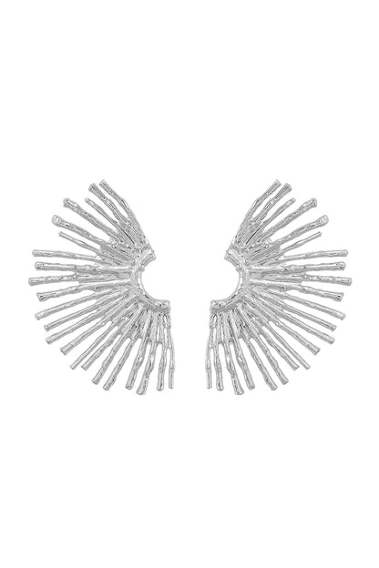 Pendientes de metal con borde ondulado