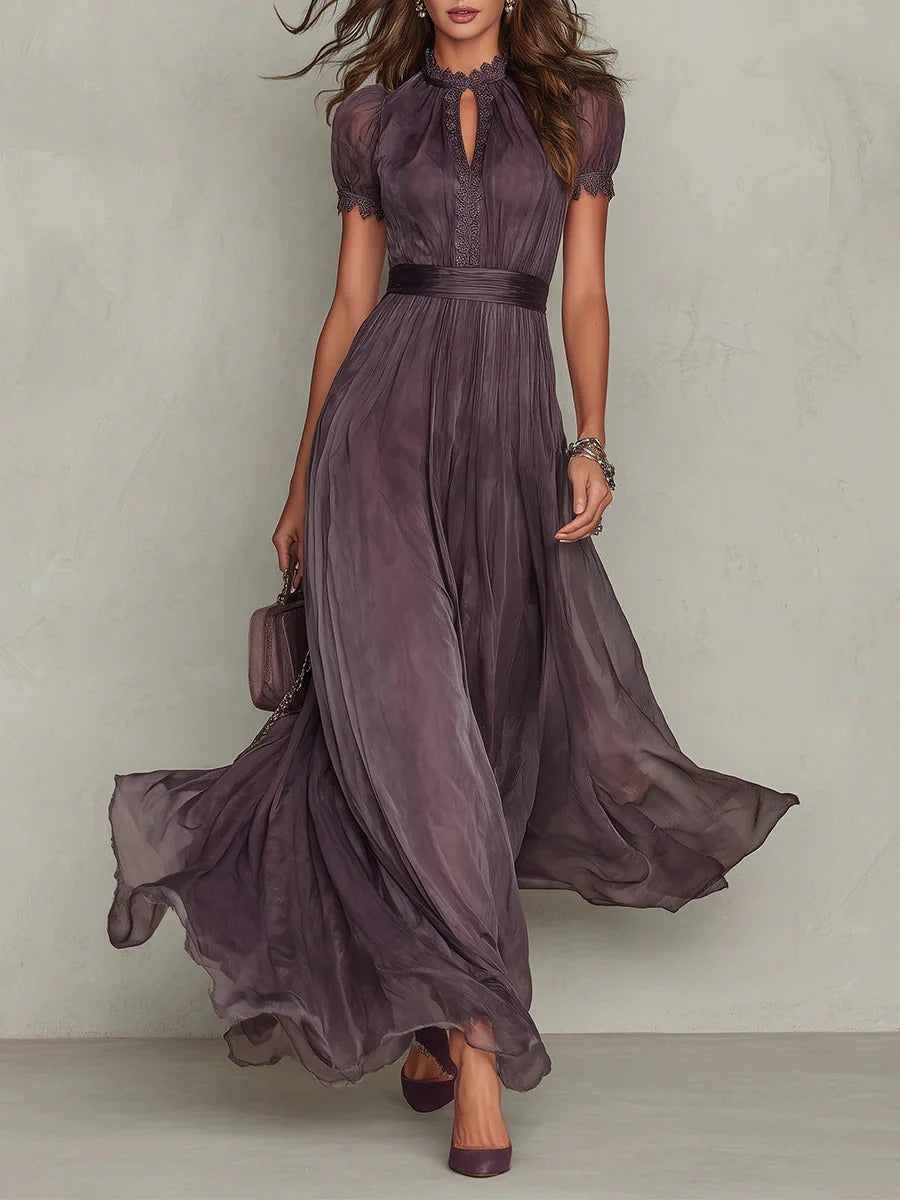 Celia | Vestido largo violeta con escote a lágrima y detalles en encaje