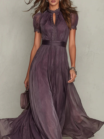 Celia | Vestido largo violeta con escote a lágrima y detalles en encaje